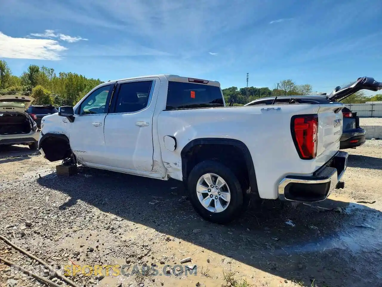 2 fotografías del automóvil dañado 3GTU9BED0MG197820 GMC SIERRA 2021