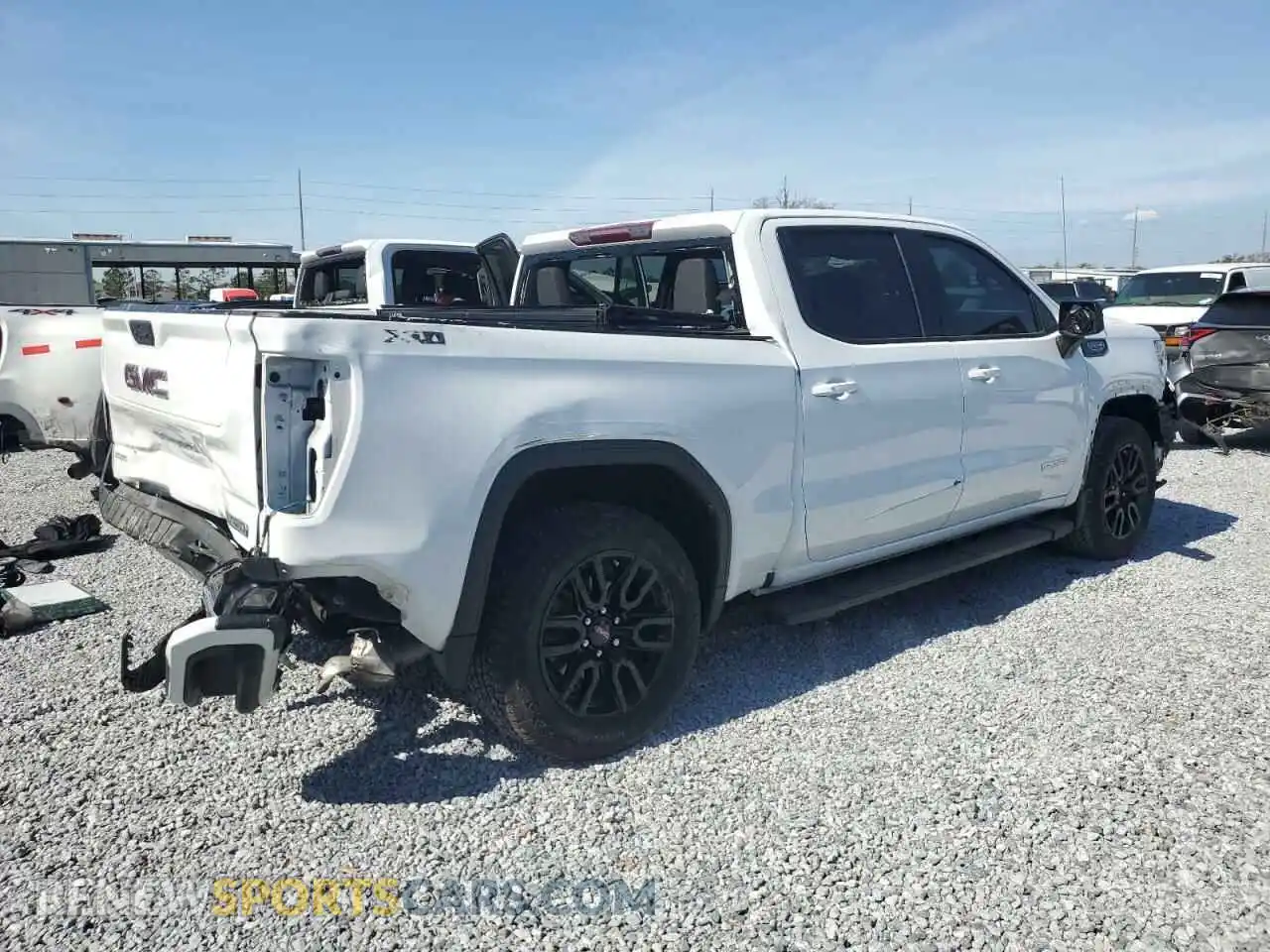 3 Photograph of a damaged car 3GTU9CED2MG481021 GMC SIERRA 2021