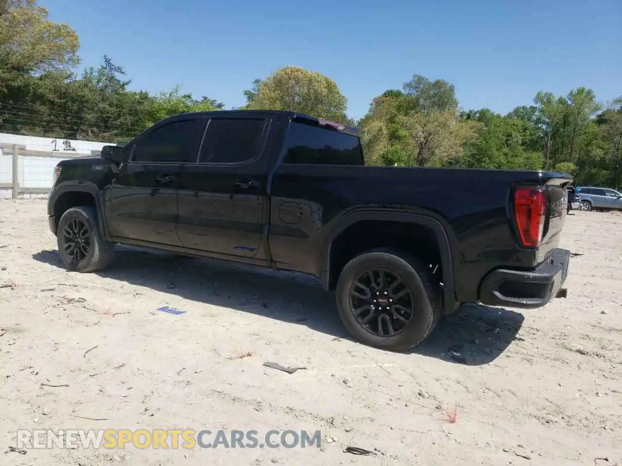 2 fotografías del automóvil dañado 3GTU9CET4MG219377 GMC SIERRA 2021
