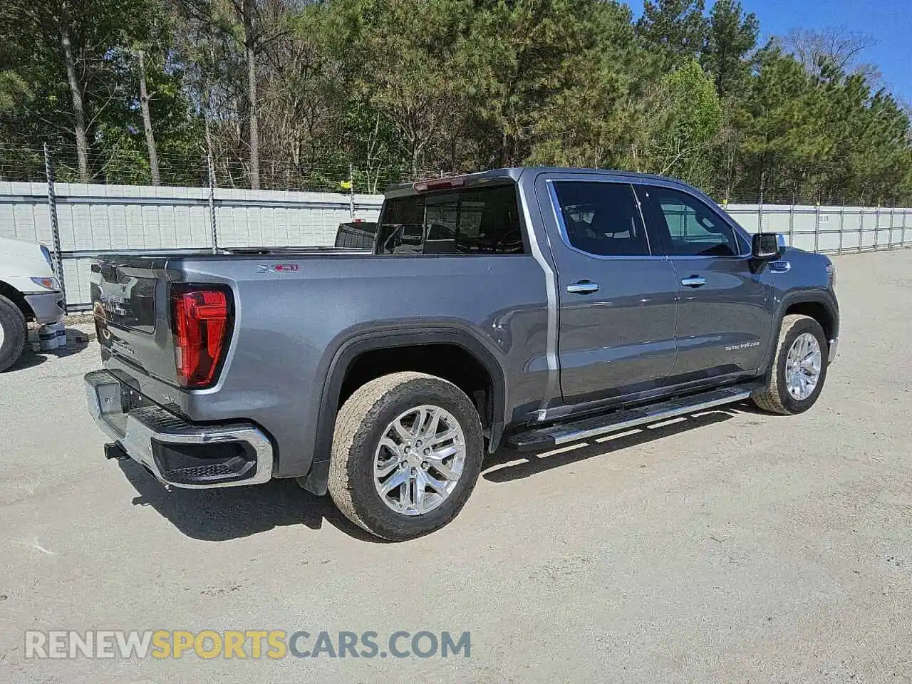 3 Photograph of a damaged car 3GTU9DED9MG320686 GMC SIERRA 2021