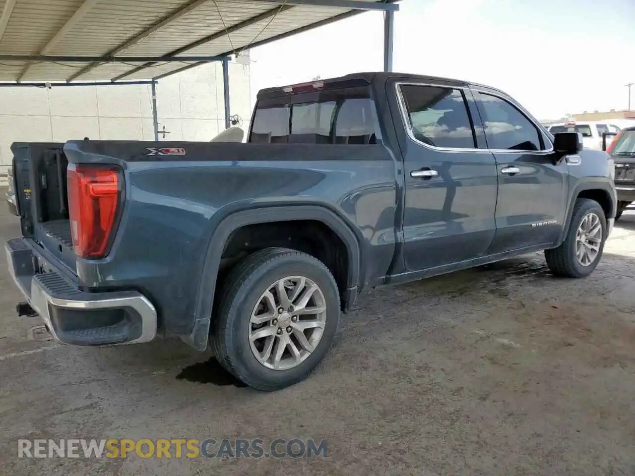 3 Photograph of a damaged car 3GTU9DEDXMG105365 GMC SIERRA 2021