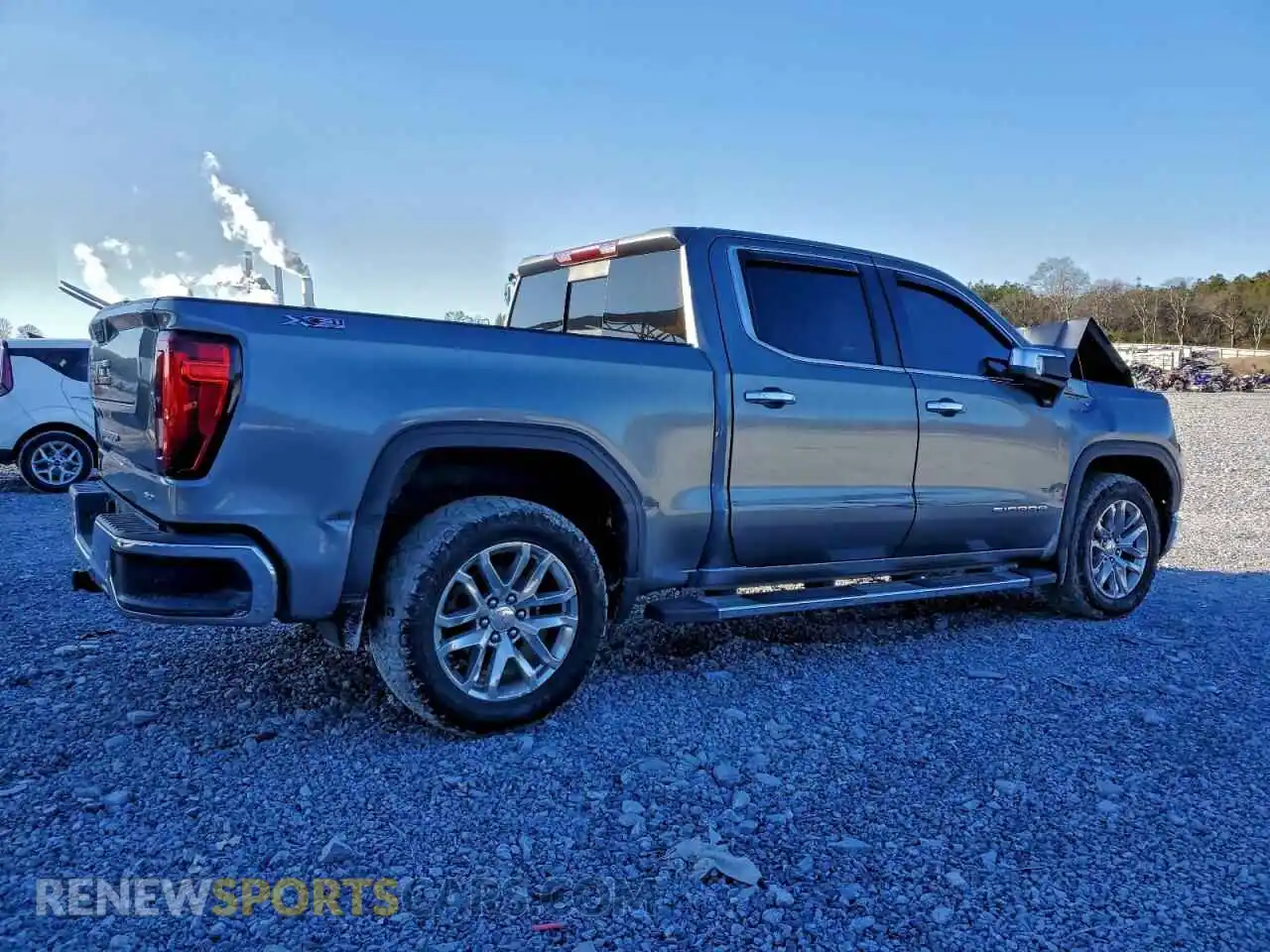 3 Photograph of a damaged car 3GTU9DET0MG218541 GMC SIERRA 2021