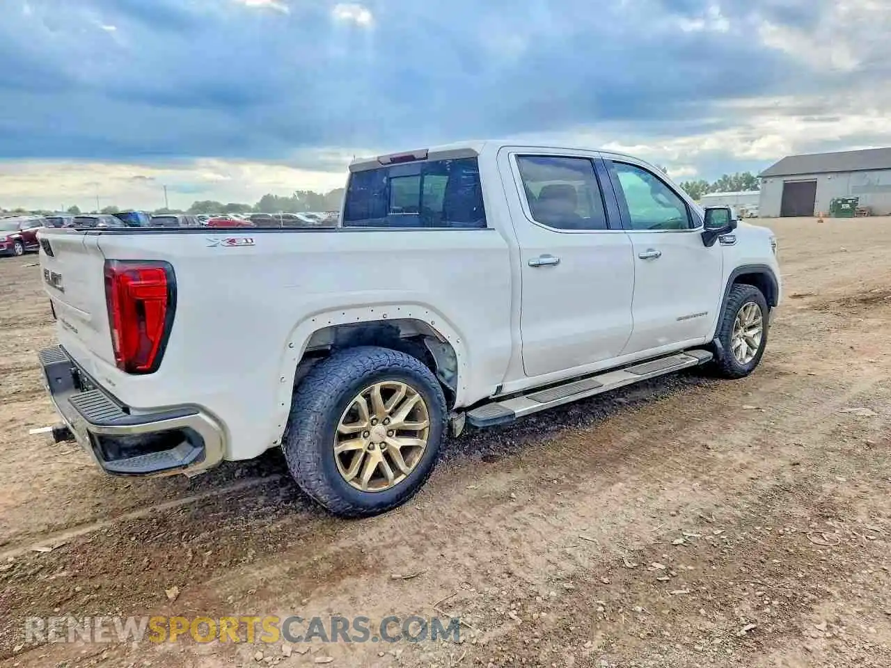 3 Photograph of a damaged car 3GTU9DET3MG142572 GMC SIERRA 2021