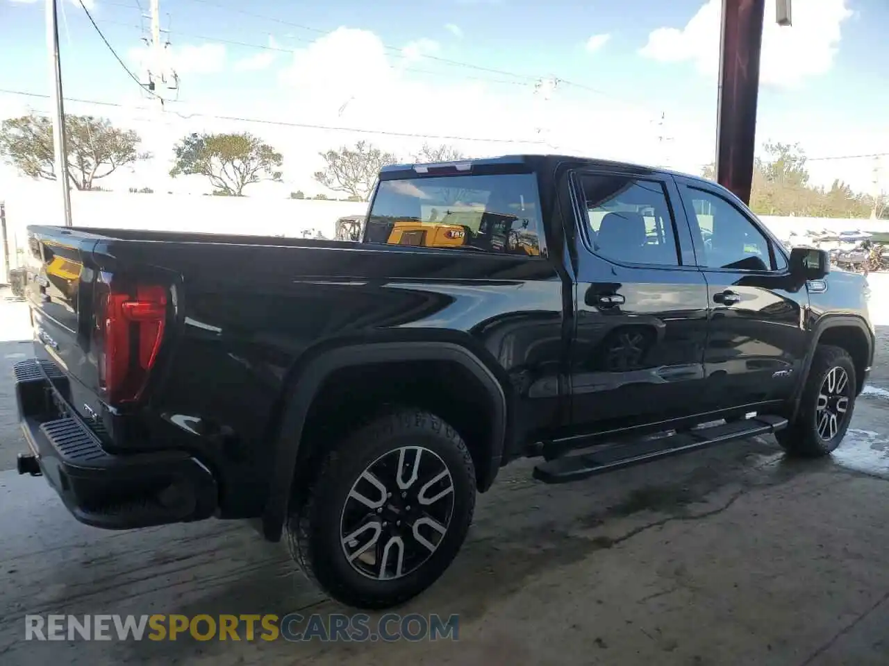 3 Photograph of a damaged car 3GTU9EET1MG452886 GMC SIERRA 2021