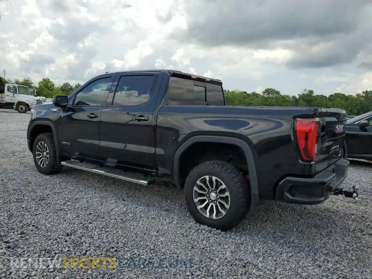 2 Photograph of a damaged car 3GTU9EET2MG368639 GMC SIERRA 2021
