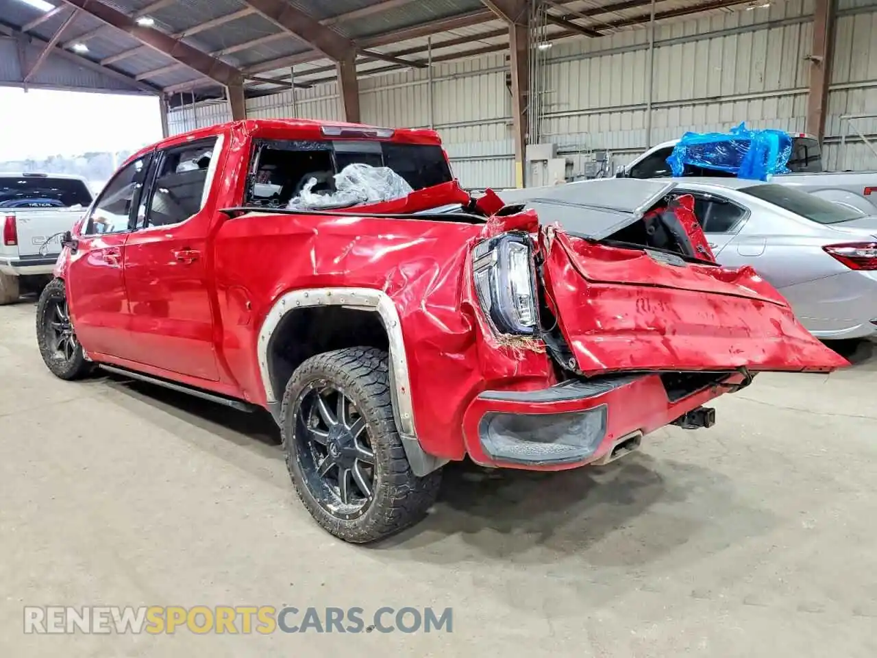 2 Photograph of a damaged car 3GTU9EET4MG371090 GMC SIERRA 2021
