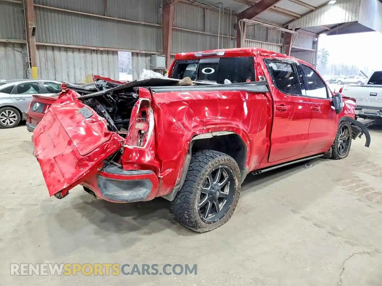 3 Photograph of a damaged car 3GTU9EET4MG371090 GMC SIERRA 2021