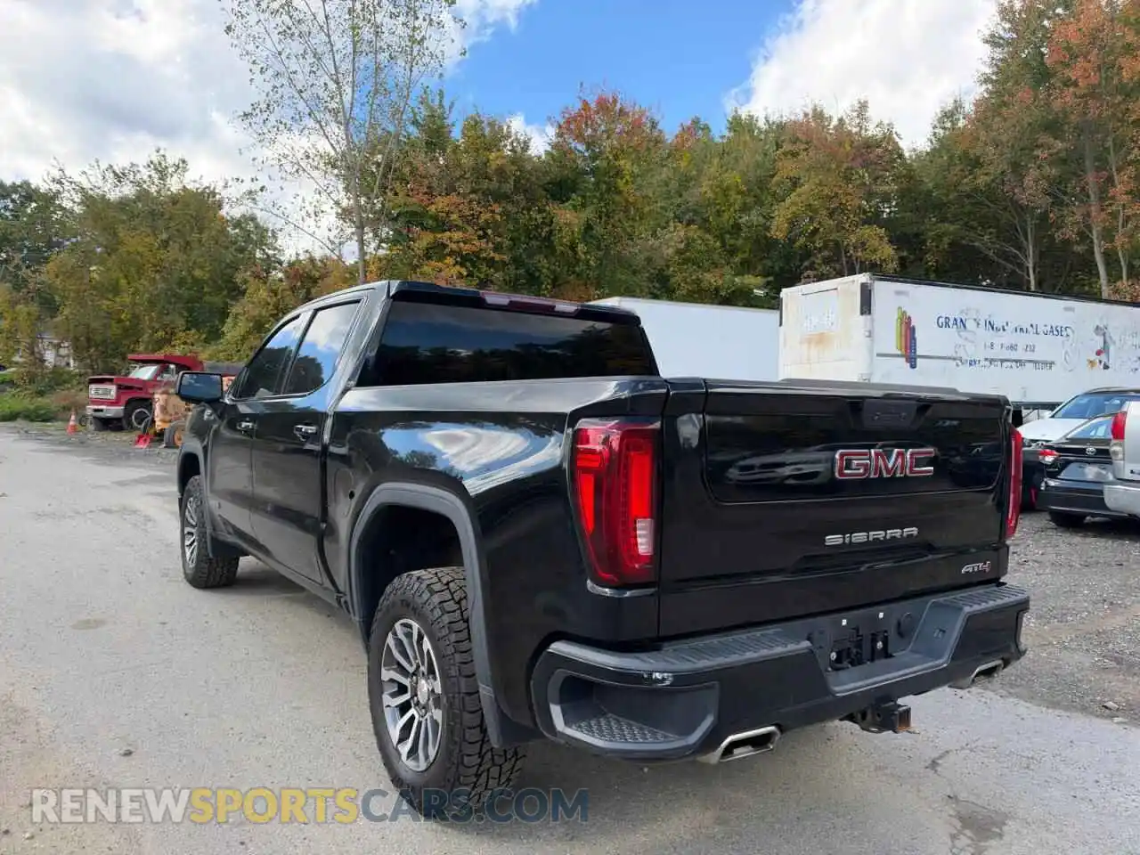 3 Photograph of a damaged car 3GTU9EET5MG378940 GMC SIERRA 2021