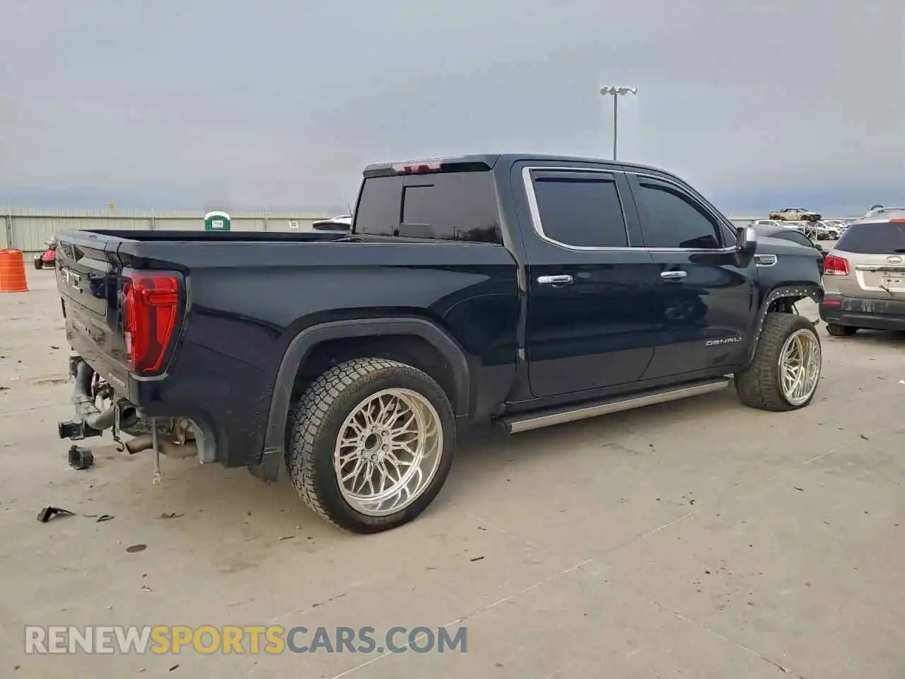 3 Photograph of a damaged car 3GTU9FEL5MG340405 GMC SIERRA 2021