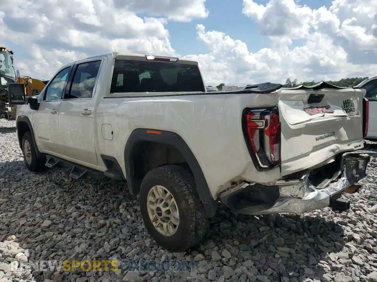 2 Photograph of a damaged car 1GT48ME75NF114538 GMC SIERRA 2022
