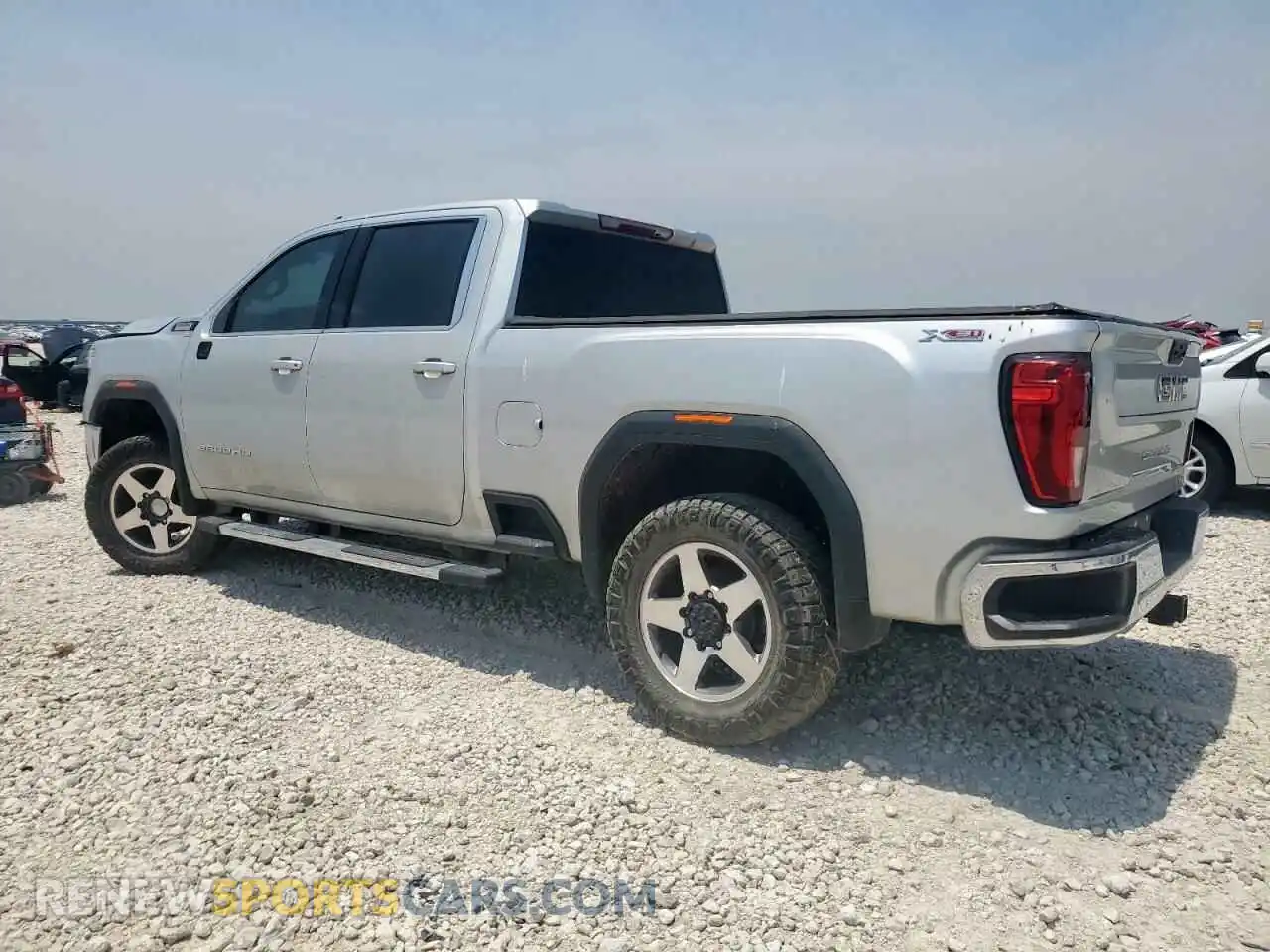 2 fotografías del automóvil dañado 1GT49MEY7NF173337 GMC SIERRA 2022