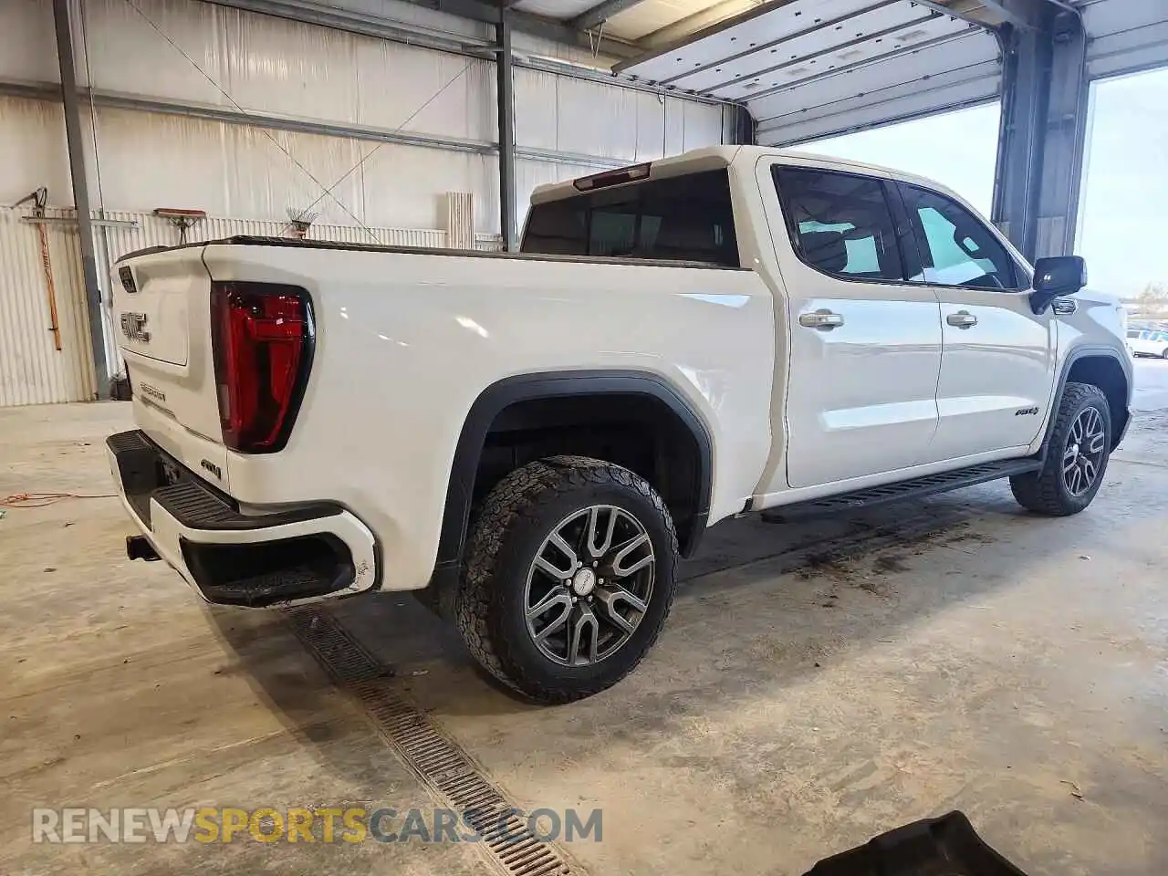 3 Photograph of a damaged car 1GTP9EEL6NZ207516 GMC SIERRA 2022