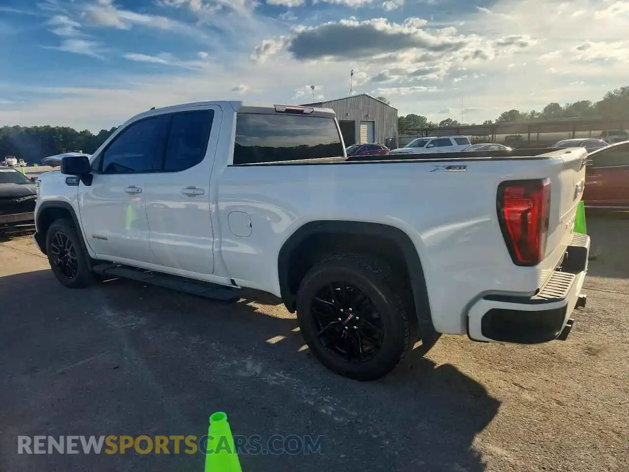2 Photograph of a damaged car 1GTR9CED2NZ186041 GMC SIERRA 2022
