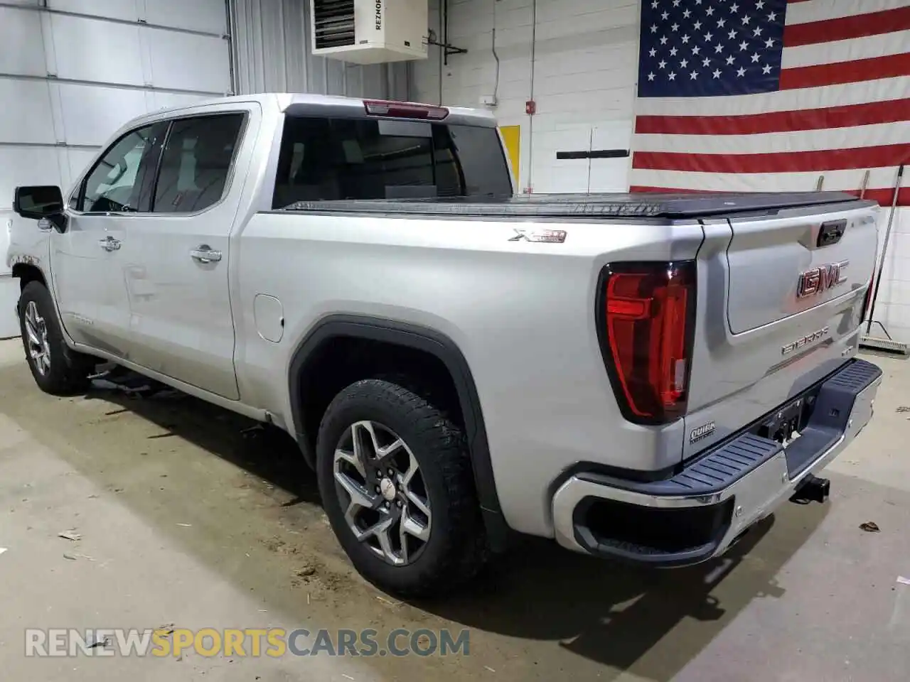 2 Photograph of a damaged car 1GTUUDEL8NZ573196 GMC SIERRA 2022