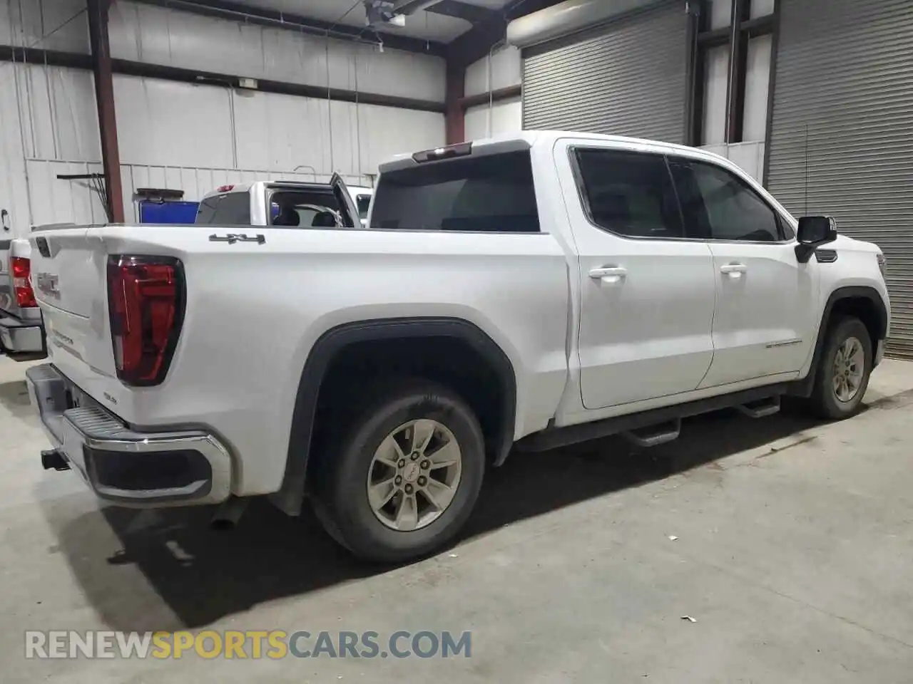 3 Photograph of a damaged car 3GTP9BEK8NG107990 GMC SIERRA 2022