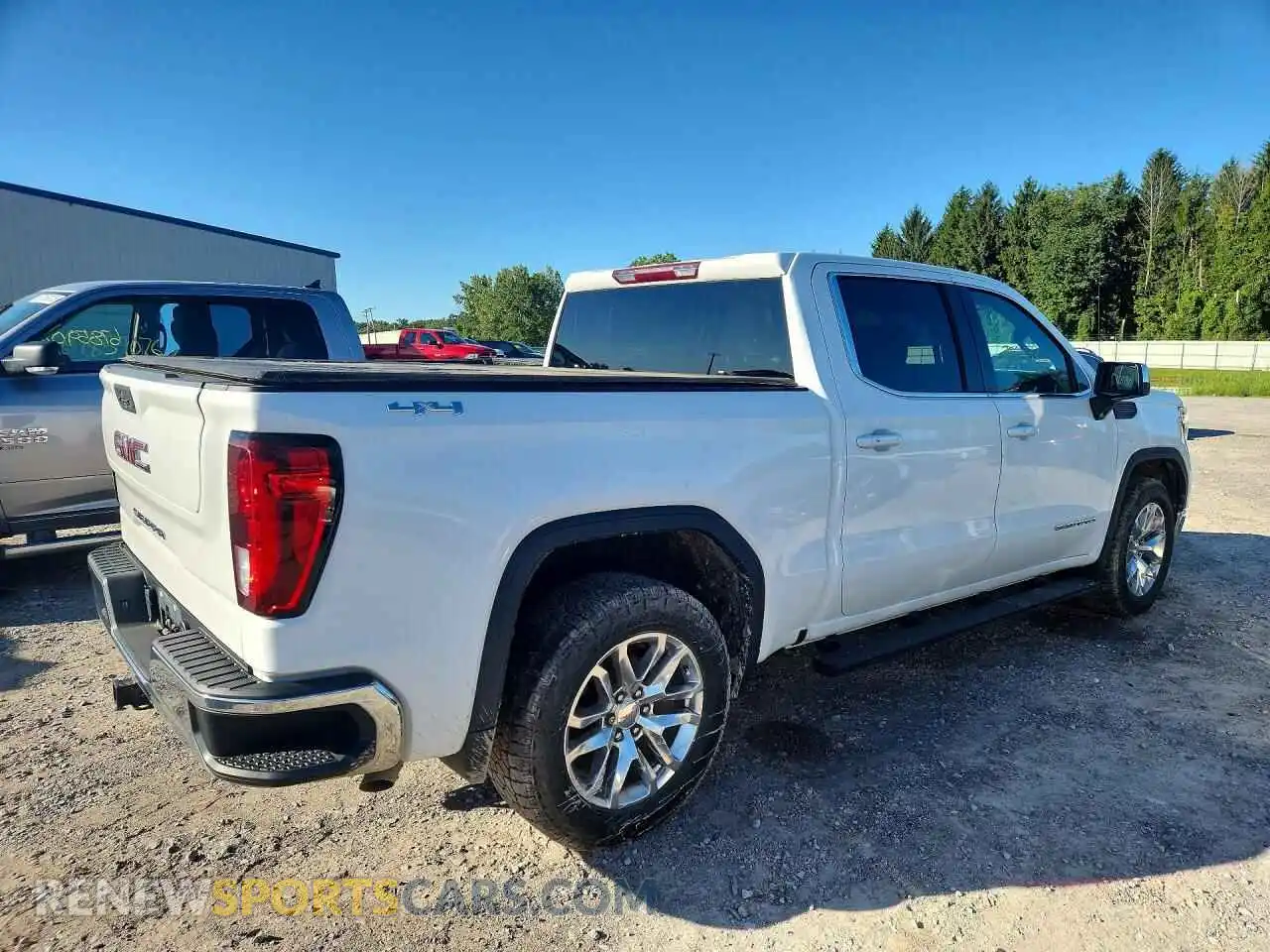 3 Photograph of a damaged car 3GTP9BEK9NG150556 GMC SIERRA 2022