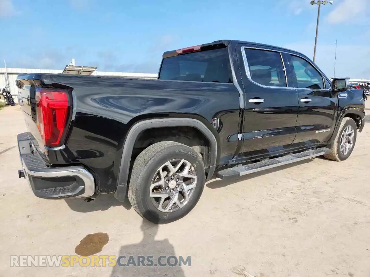 3 Photograph of a damaged car 3GTPHDED4NG607368 GMC SIERRA 2022