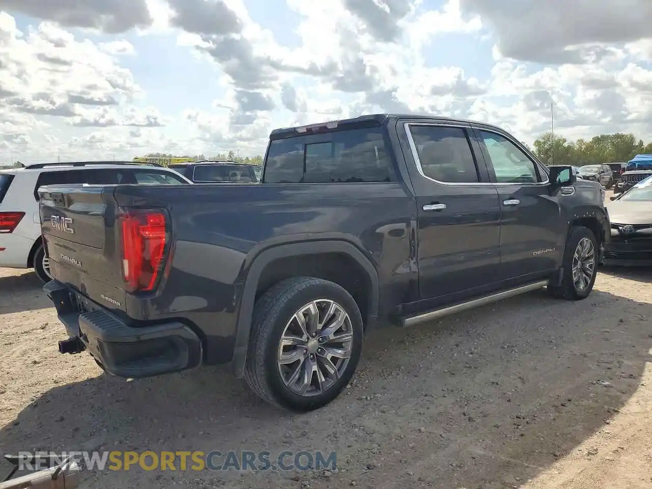 3 Photograph of a damaged car 3GTPHGED5NG688074 GMC SIERRA 2022