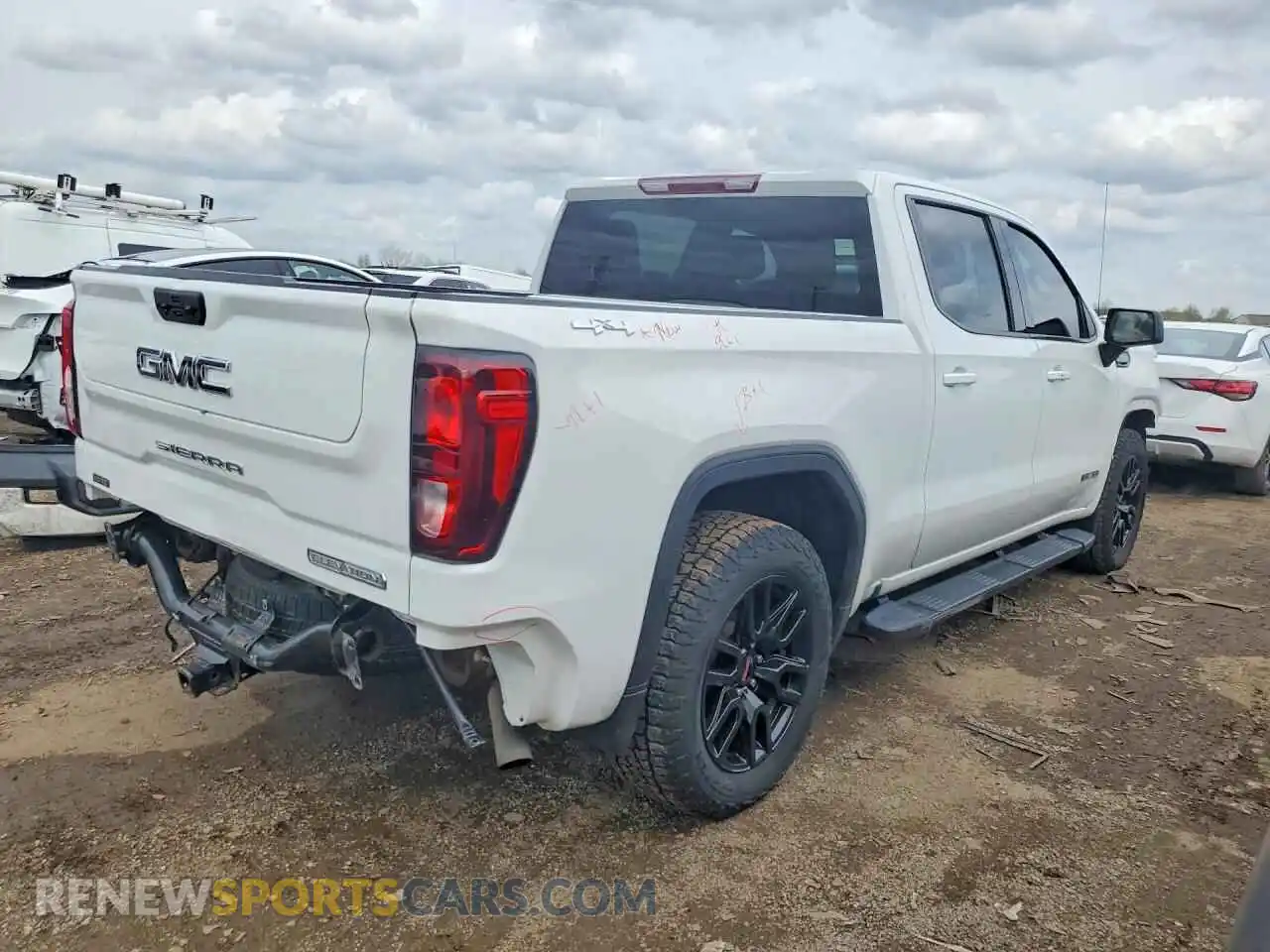 3 Photograph of a damaged car 3GTPUCEK2NG615702 GMC SIERRA 2022