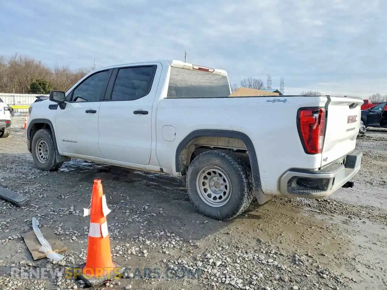 2 Photograph of a damaged car 3GTUUAED2NG633206 GMC SIERRA 2022