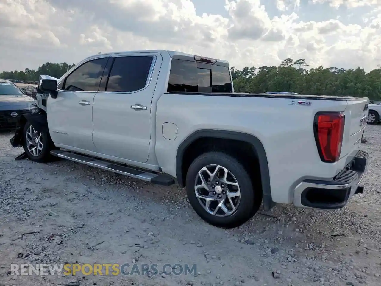 2 Photograph of a damaged car 3GTUUDED4NG656603 GMC SIERRA 2022