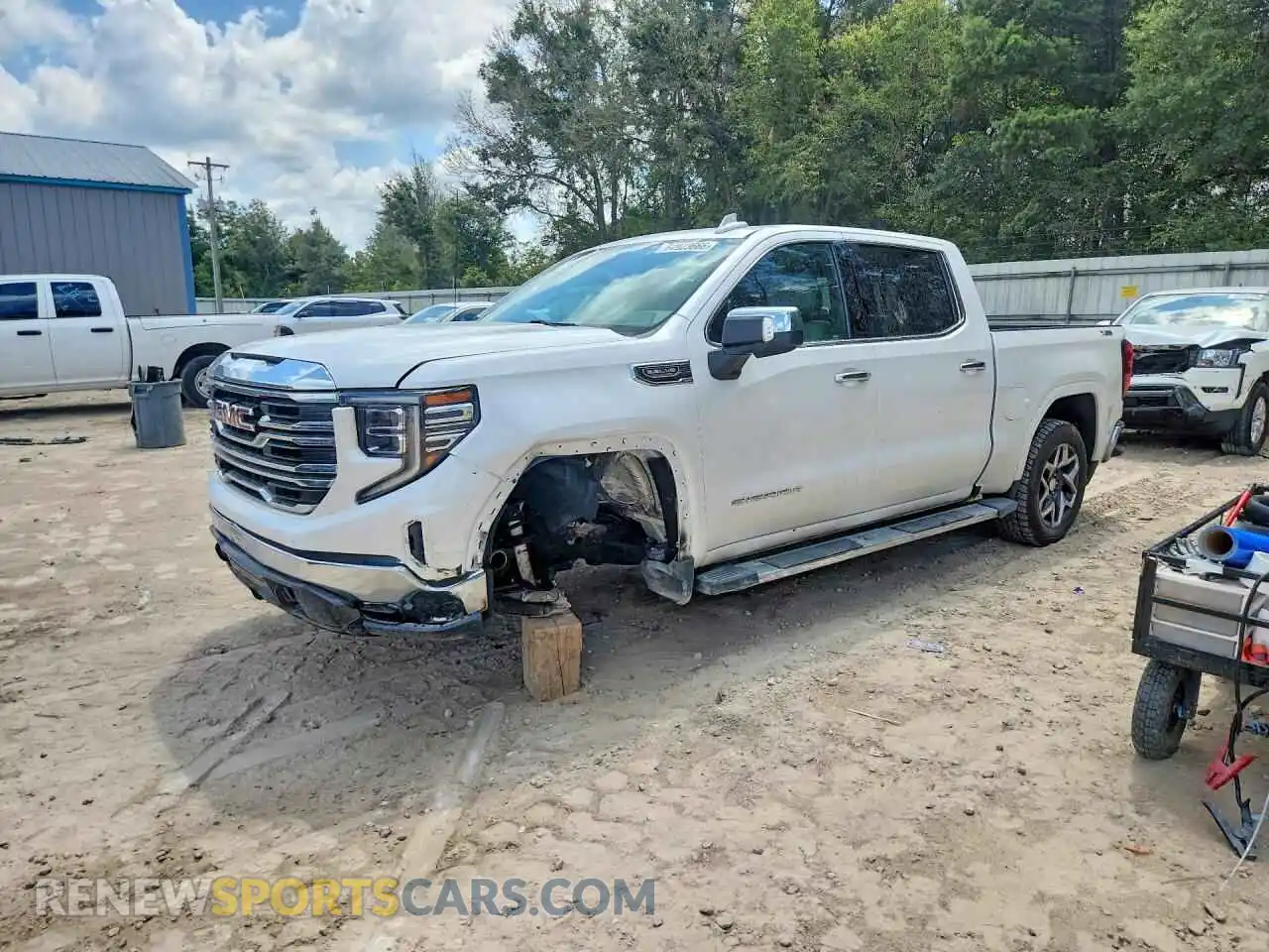 1 Photograph of a damaged car 3GTUUDED8NG596745 GMC SIERRA 2022