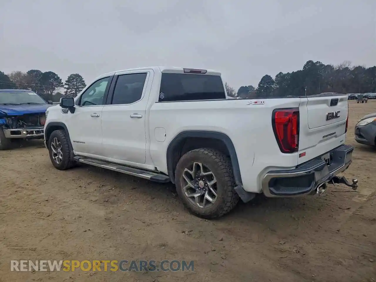 2 Photograph of a damaged car 3GTUUDED9NG661053 GMC SIERRA 2022