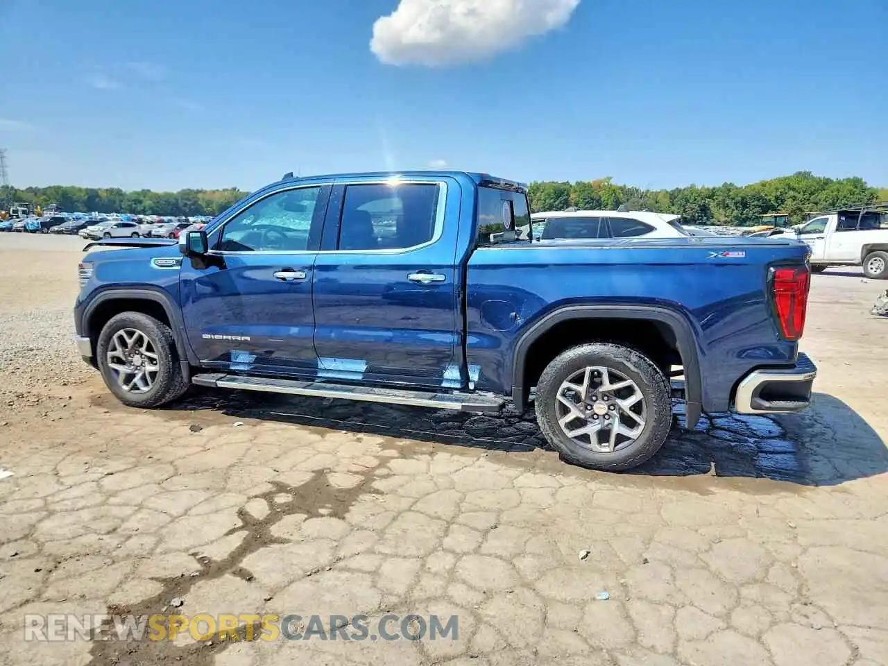 2 Photograph of a damaged car 3GTUUDEL2NG526228 GMC SIERRA 2022