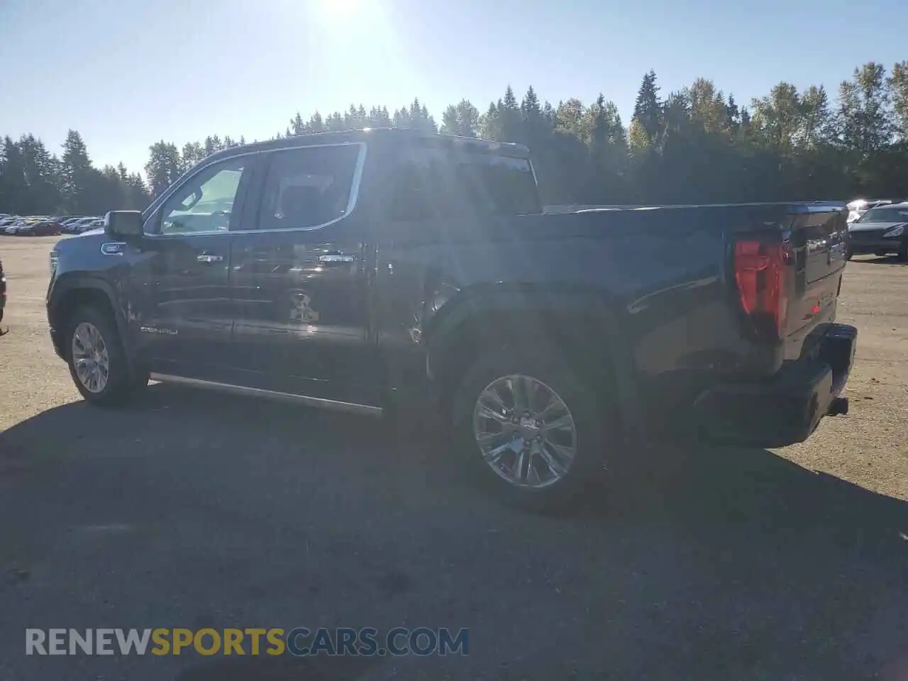2 fotografías del automóvil dañado 3GTUUGET6NG640010 GMC SIERRA 2022