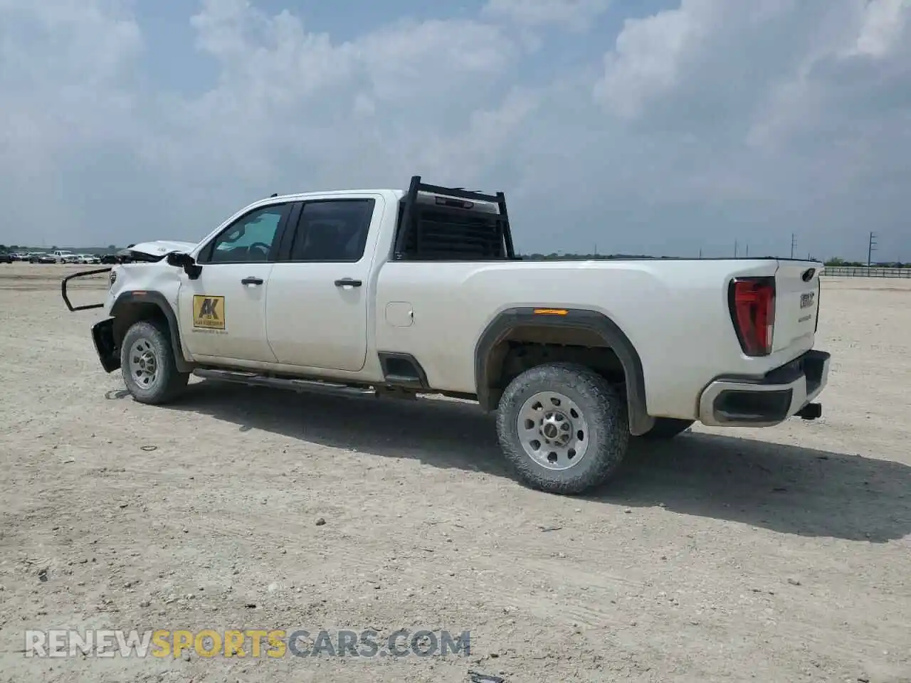 2 Фотография поврежденного автомобиля 1GT48PEYXPF201803 GMC SIERRA 2023