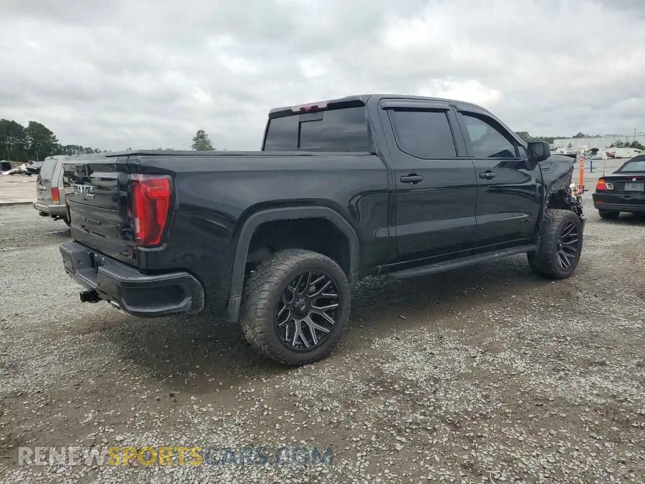 3 Photograph of a damaged car 1GTUUEE87PZ214068 GMC SIERRA 2023