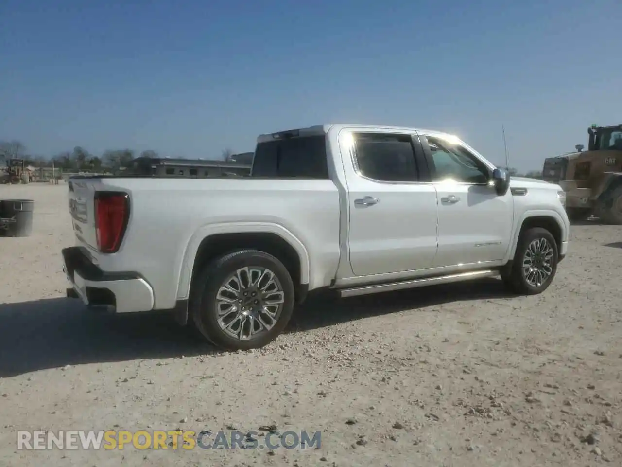 3 Фотография поврежденного автомобиля 1GTUUHE86PZ304345 GMC SIERRA 2023