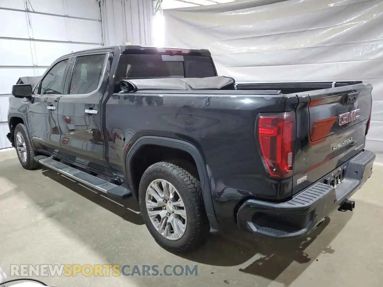 2 Photograph of a damaged car 3GTUUGED2PG325510 GMC SIERRA 2023
