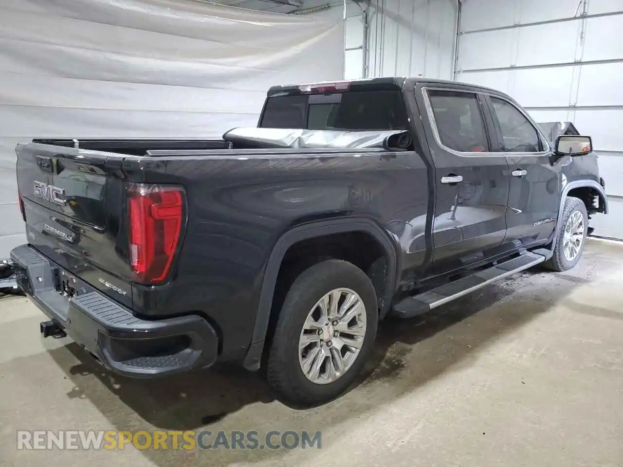 3 Photograph of a damaged car 3GTUUGED2PG325510 GMC SIERRA 2023