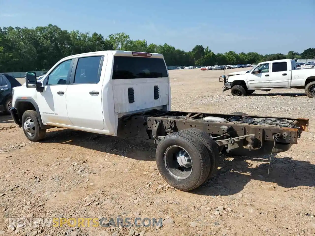 2 Photograph of a damaged car 1GD49SEY3RF309954 GMC SIERRA 2024