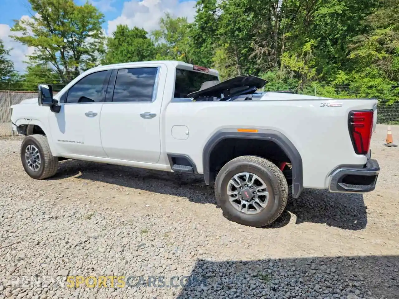 2 fotografías del automóvil dañado 1GT19NEY8RF270951 GMC SIERRA 2024