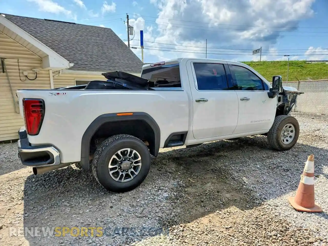 3 fotografías del automóvil dañado 1GT19NEY8RF270951 GMC SIERRA 2024