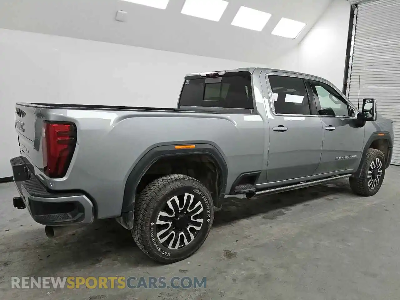 3 Photograph of a damaged car 1GT49XEY0RF302316 GMC SIERRA 2024