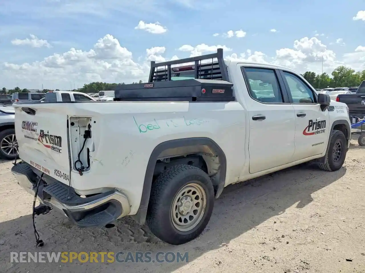 3 Фотография поврежденного автомобиля 1GTPHAEKXRZ159995 GMC SIERRA 2024