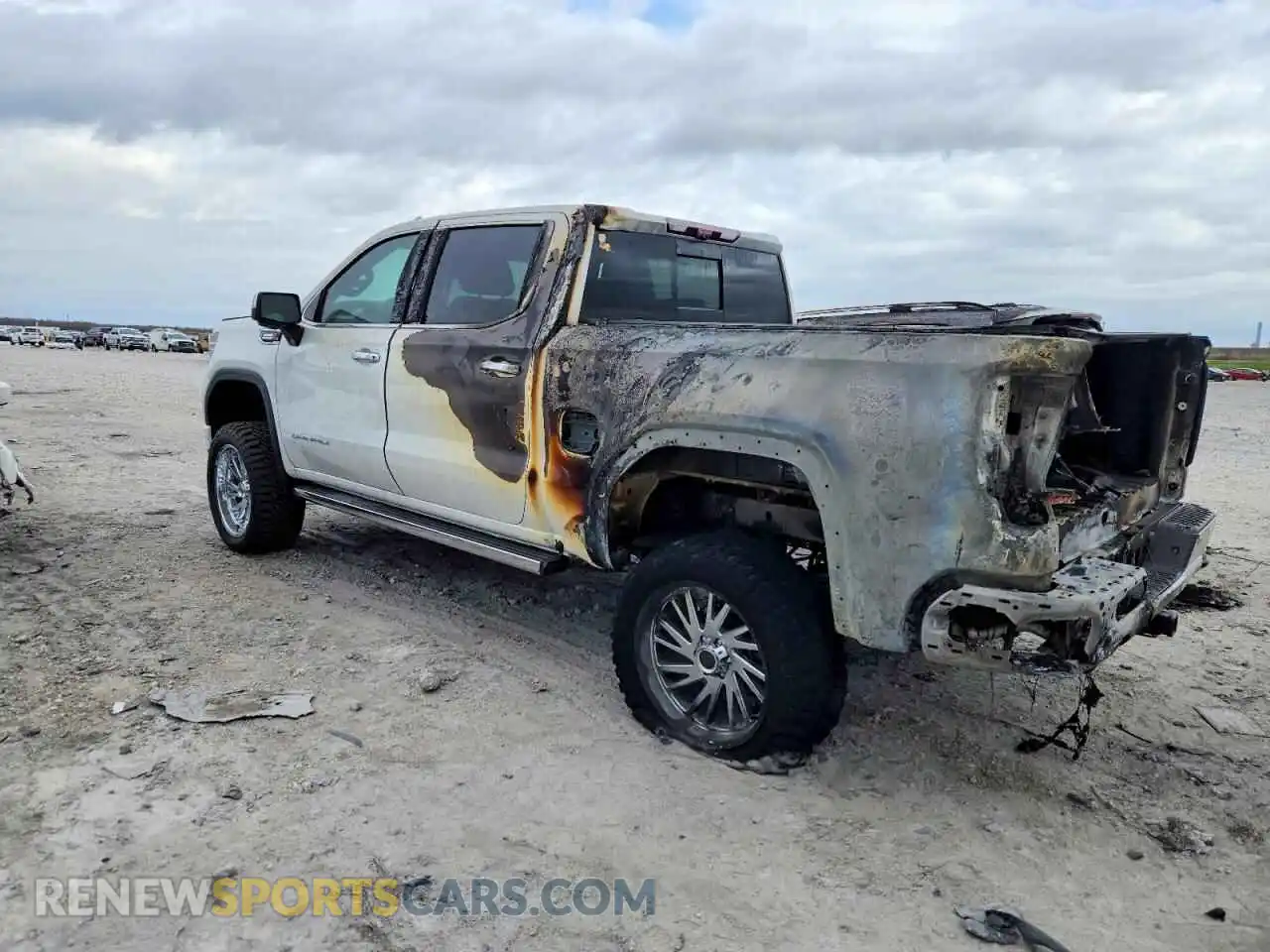 2 Photograph of a damaged car 1GTPHGE8XRZ325634 GMC SIERRA 2024