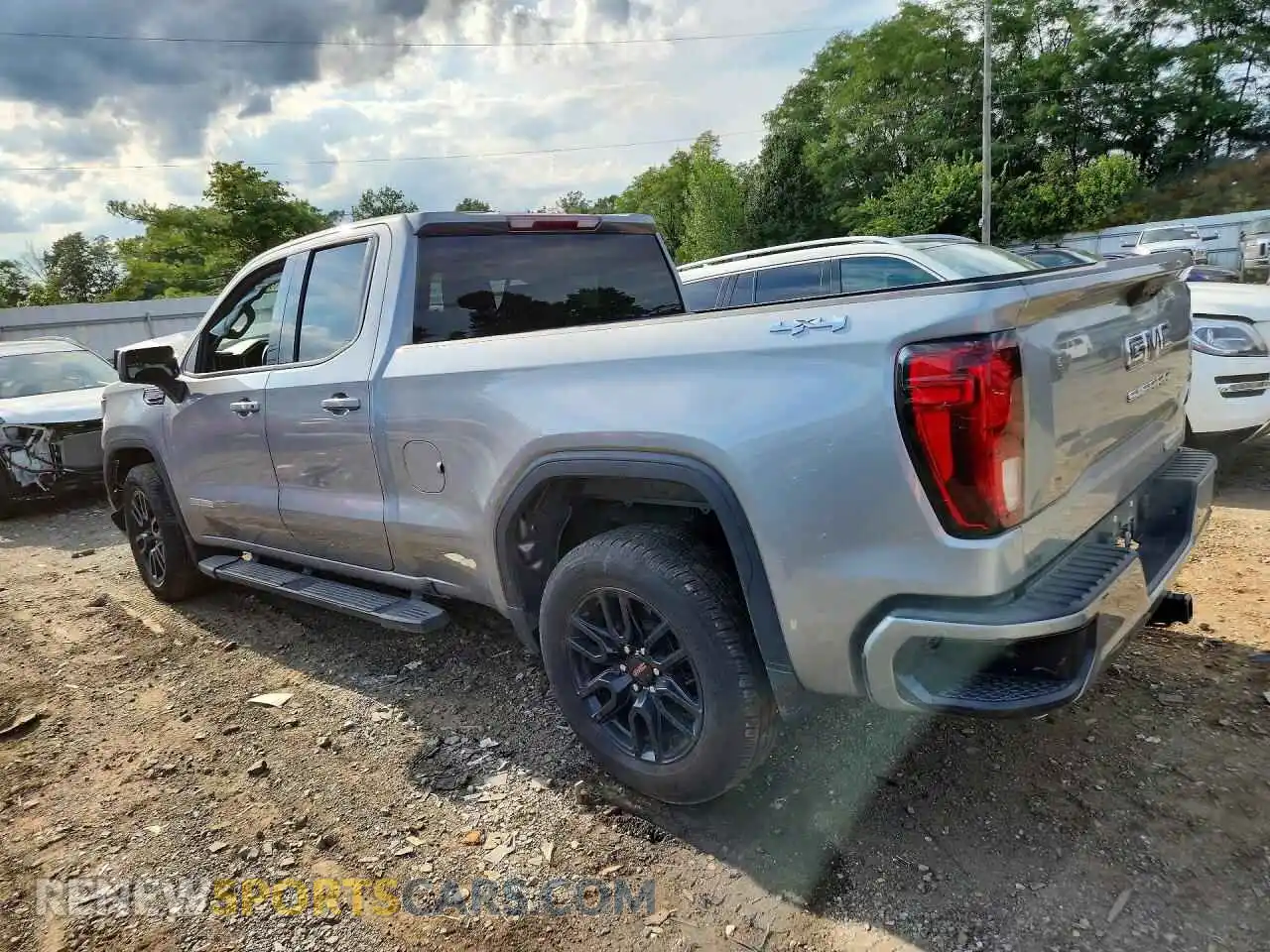 2 Photograph of a damaged car 1GTRUCEK2RZ190268 GMC SIERRA 2024