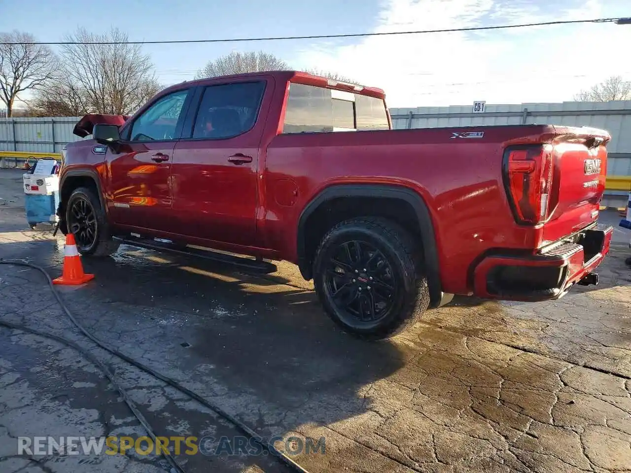2 Фотография поврежденного автомобиля 1GTUUCE82RZ125919 GMC SIERRA 2024