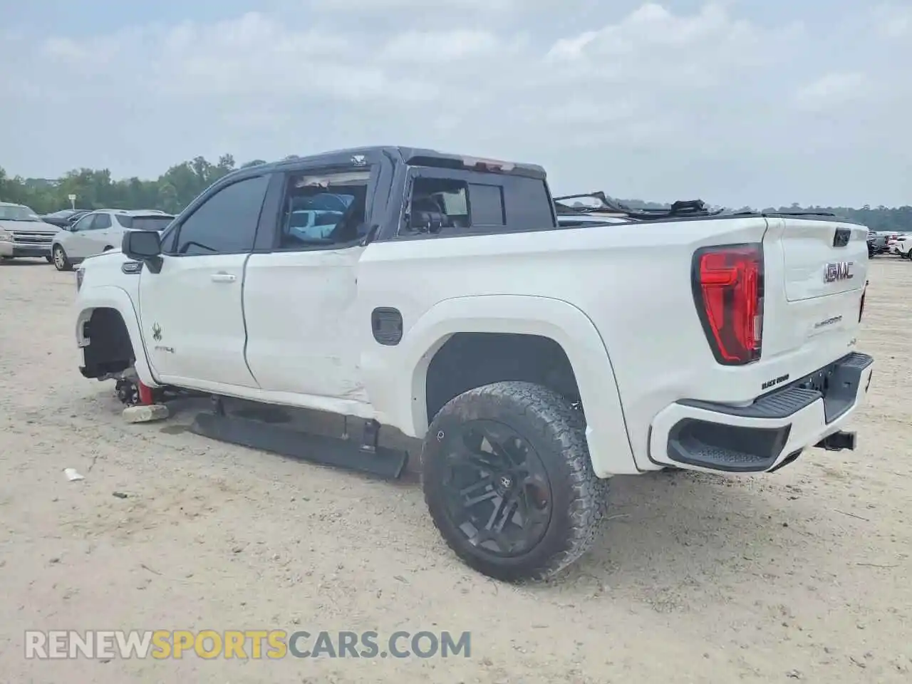 2 fotografías del automóvil dañado 1GTUUEEL3RZ279538 GMC SIERRA 2024