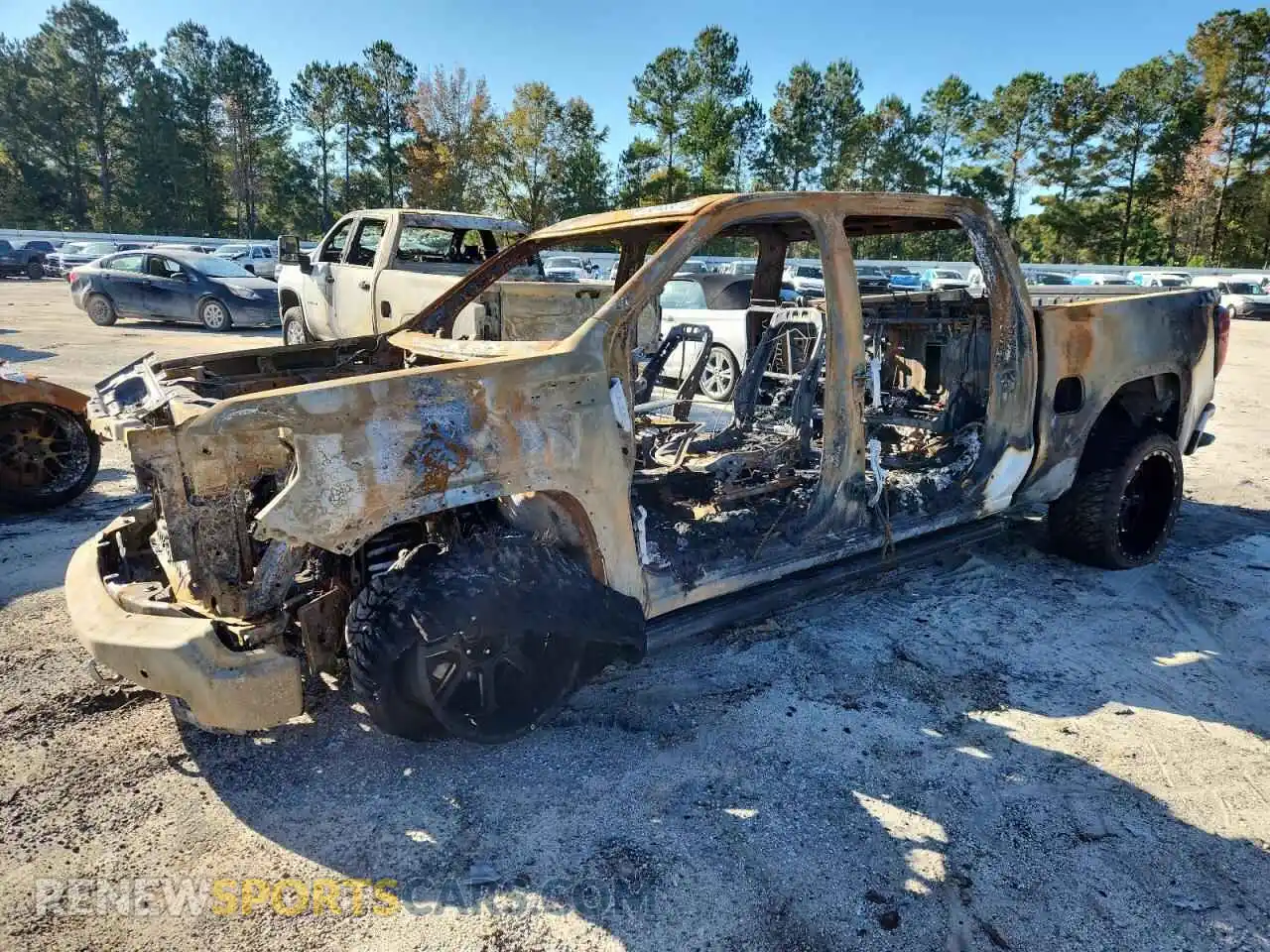 1 Photograph of a damaged car 1GTUUGE82RZ115995 GMC SIERRA 2024
