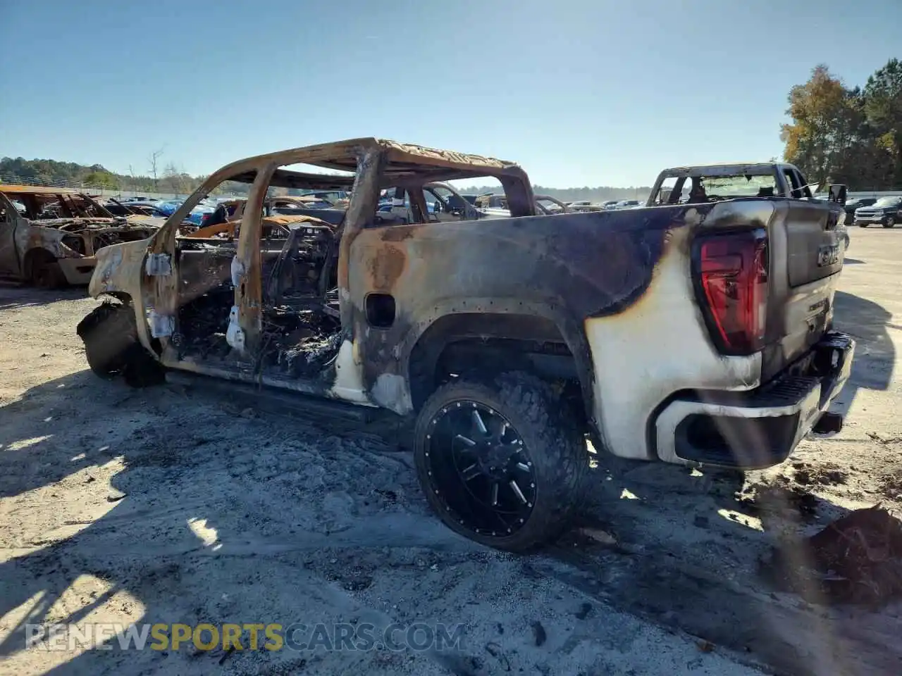 2 Photograph of a damaged car 1GTUUGE82RZ115995 GMC SIERRA 2024
