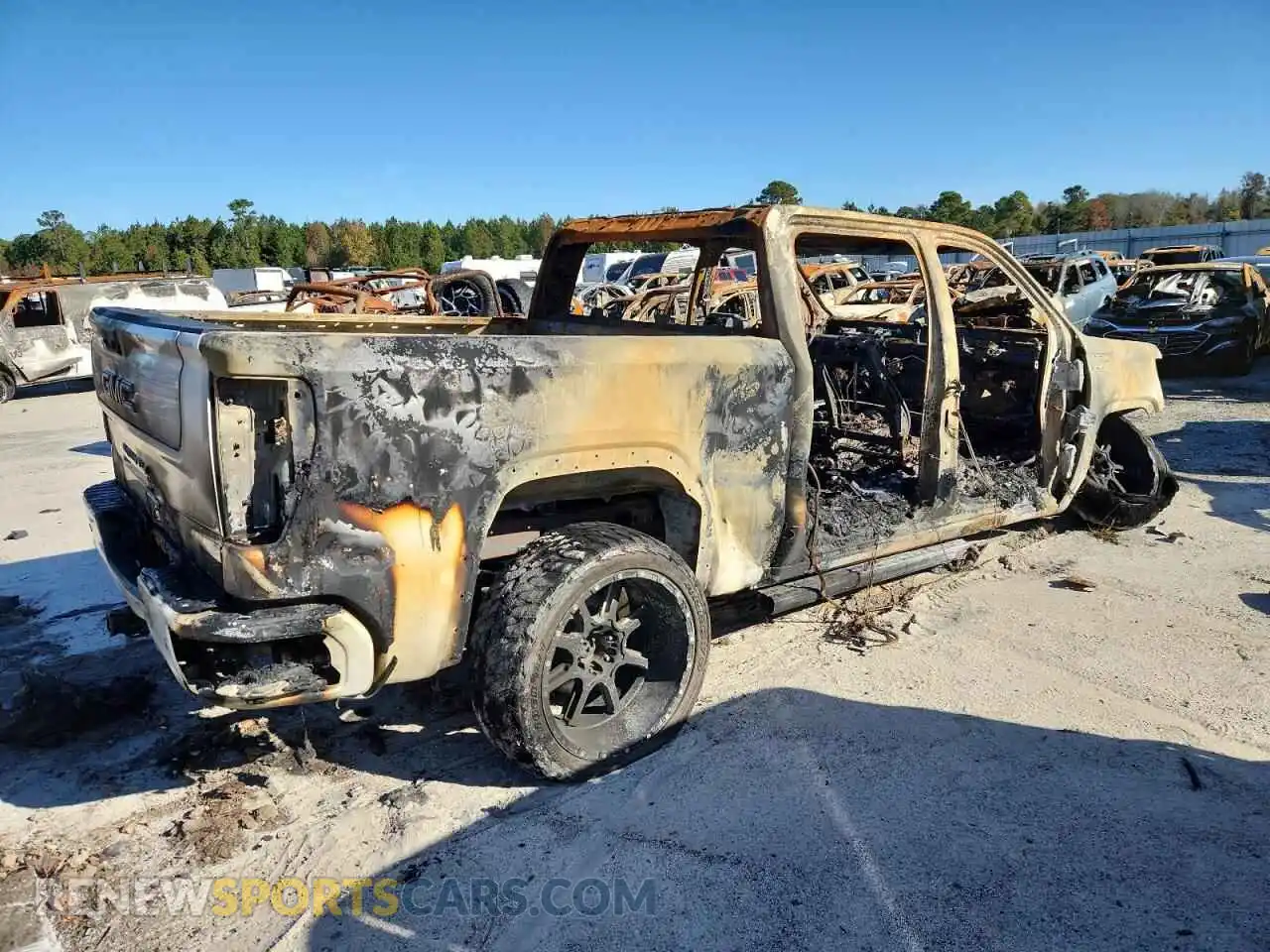 3 Photograph of a damaged car 1GTUUGE82RZ115995 GMC SIERRA 2024