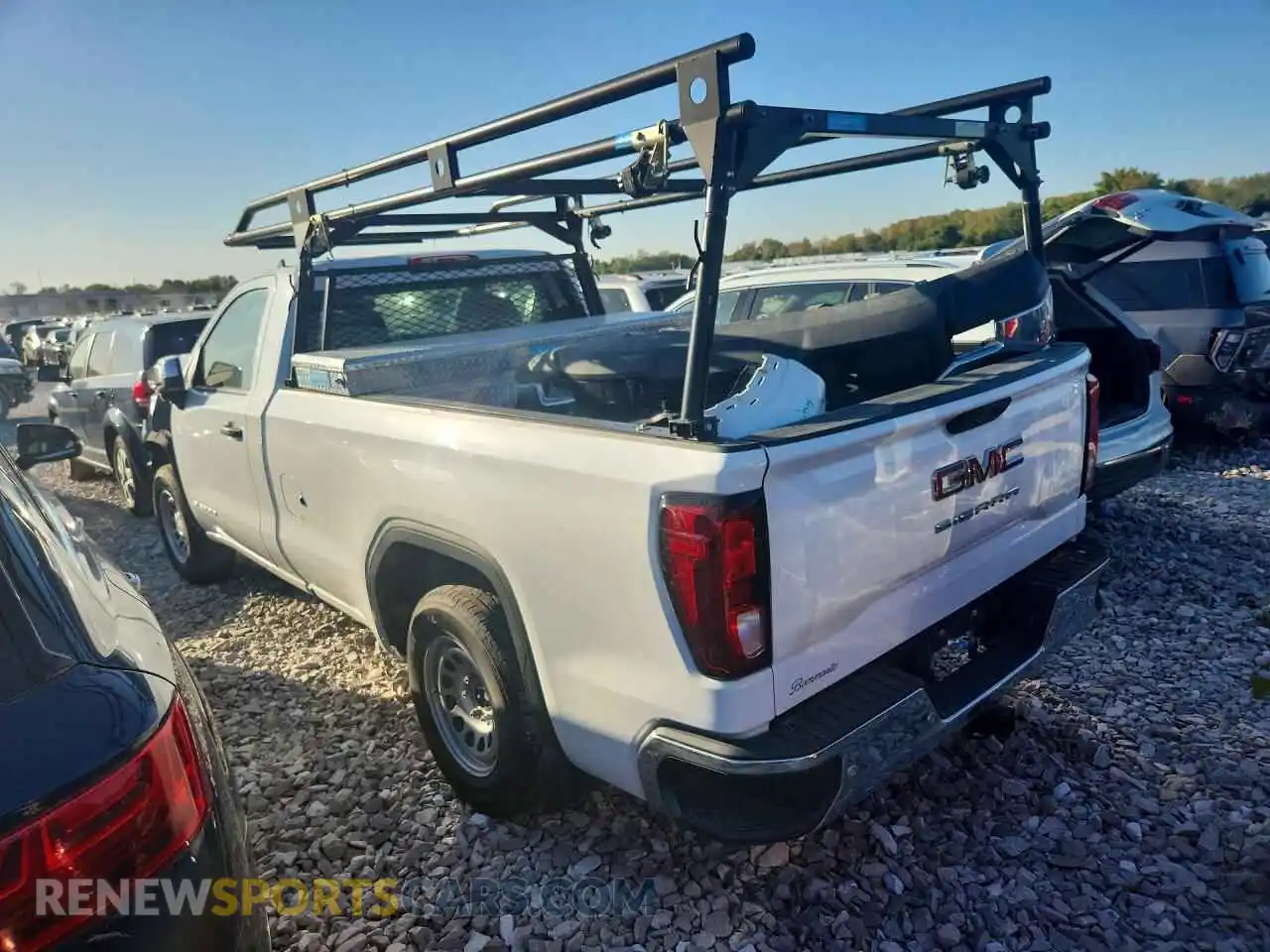 2 fotografías del automóvil dañado 3GTNUAED6RG378571 GMC SIERRA 2024
