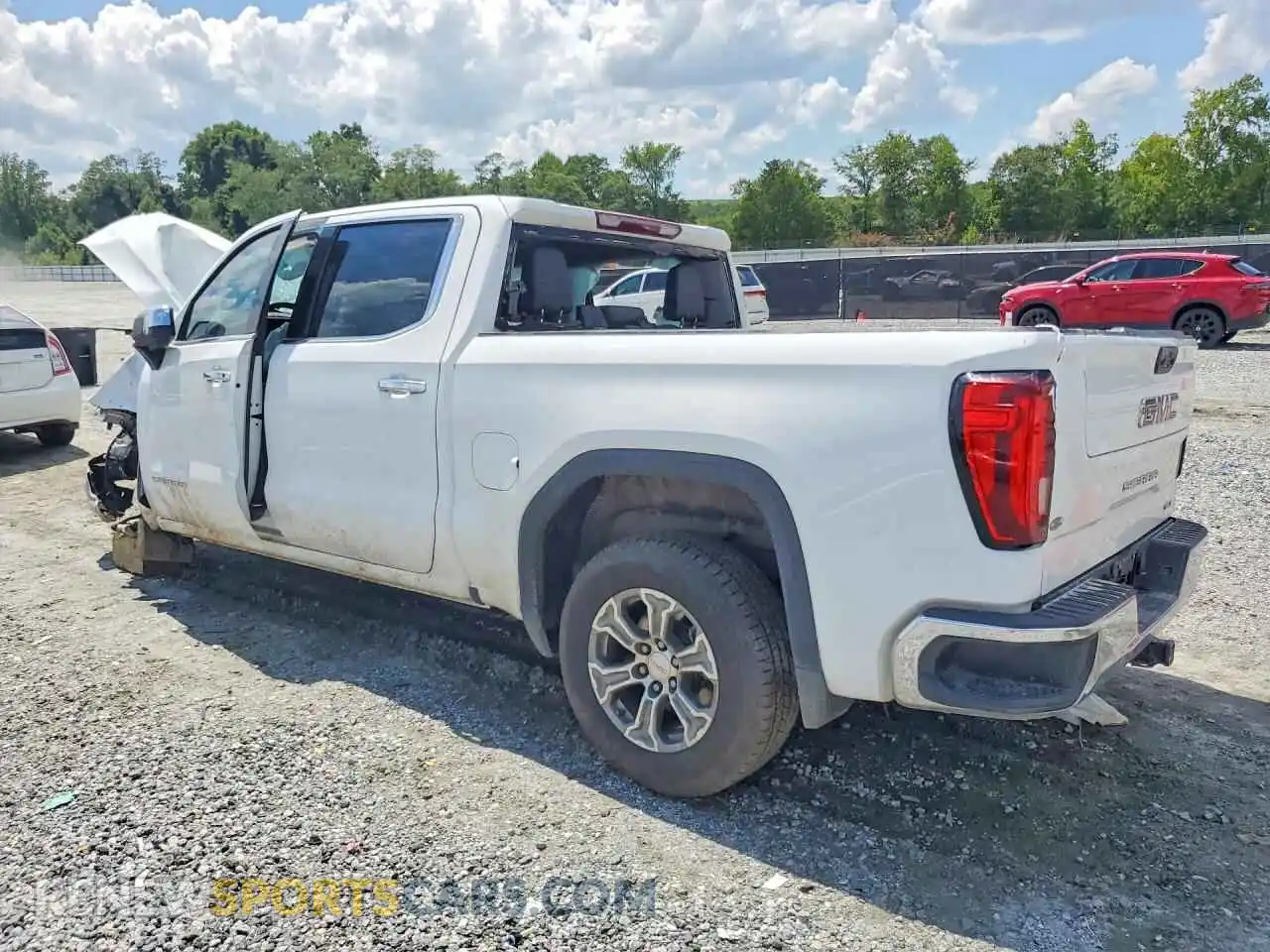 2 Photograph of a damaged car 3GTPHDED0RG143680 GMC SIERRA 2024