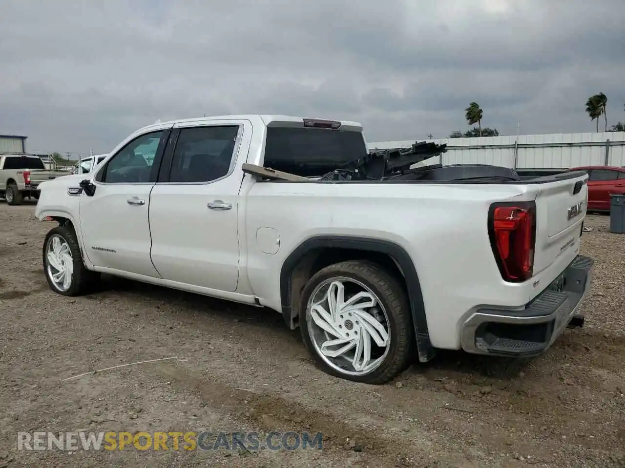 2 Photograph of a damaged car 3GTPHDED6RG136135 GMC SIERRA 2024