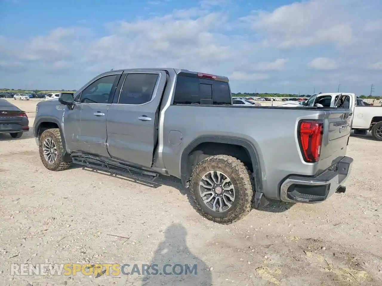 2 fotografías del automóvil dañado 3GTPHDED6RG251463 GMC SIERRA 2024